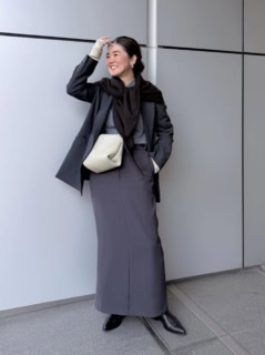 存在感たっぷりのニットスカーフ