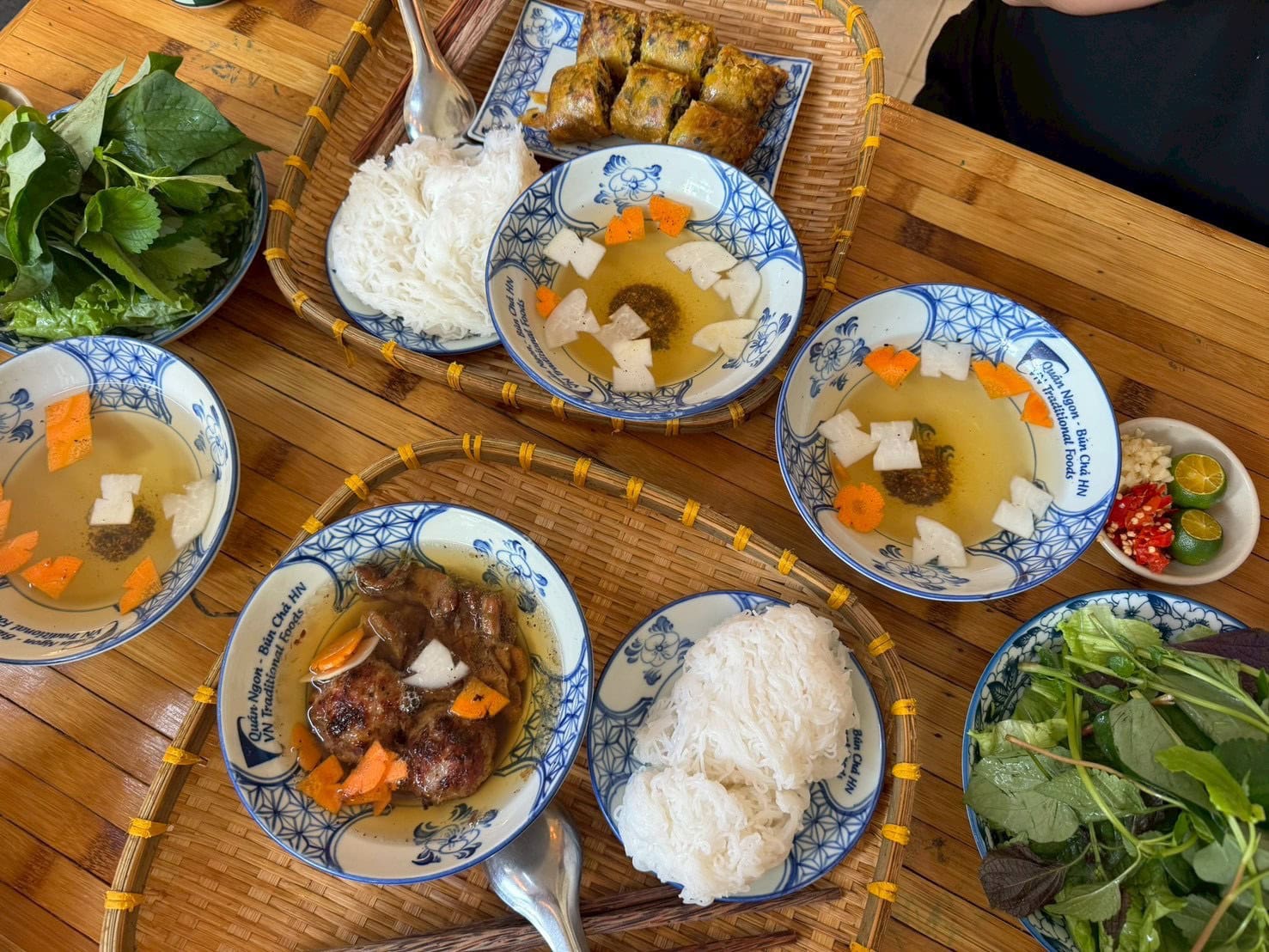 ホーチミングルメの数々♡　【連載】清水みさと「旅をせずにはいられない」vol.5 誰かと食べると、遠くへ行ける