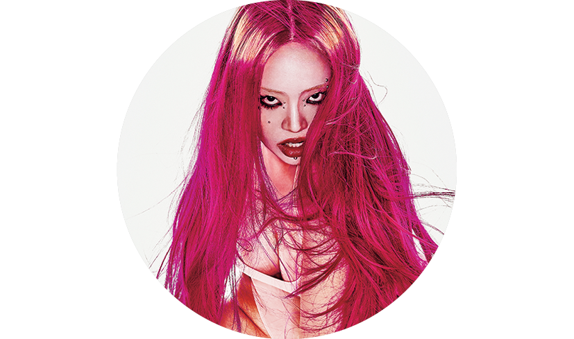 「ちゃんみなさんにどハマりしました！  ノノガ（※ガールズグループオーディション『No No Girls』のこと）を見出したら止まらなくなりました。ちゃんみなさんの全てが好き。言葉、曲、ビジュアル、そして考え方。この歳で推せる人に出会えた事に感謝♡ 結婚したい（笑）」