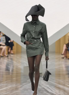 世紀のクリエイティブ交代劇を追え！