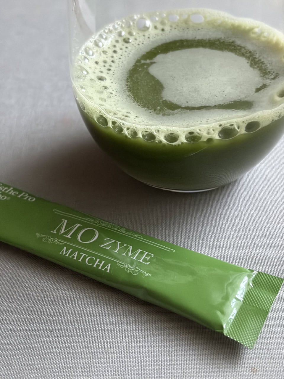 甘みはほぼなく、本格的な抹茶の風味。