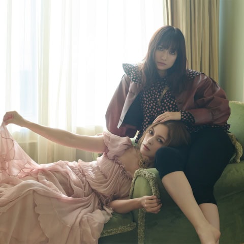 「お互い自分の人生を生きてるから、心地よくいられる」岩堀せり&佐田真由美、40代のシスターフッドを語る