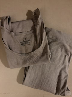 綿100％ あったか綿シリーズのタンクトップとレギンスを猛リピート中。小学校6年生の娘もこちらを愛用していて、分かりやすいように母がグレイッシュブラウンで娘にはブラックというように色分けして購入しています。