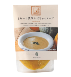 かぼちゃの風味がしっかりと感じられるとろりと濃厚なスープ。パスタやリゾットなどのソースとしてアレンジするのもオススメ。￥538（紀ノ国屋）