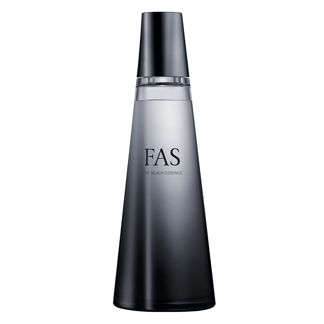 発酵アイテムが肌に合っているという百々千晴さんは、FASやSK-Ⅱの化粧水をご愛用だそう。