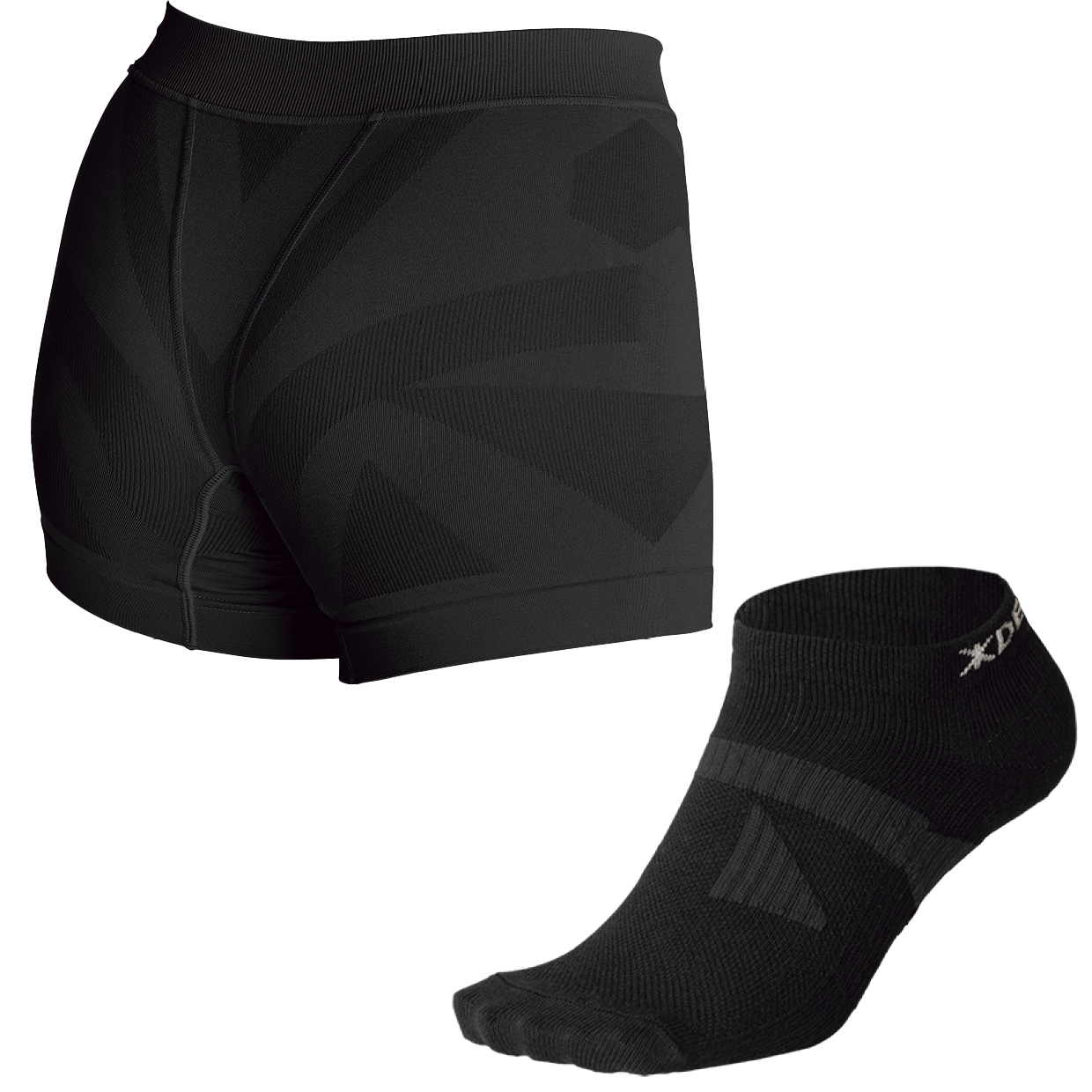 上から：デリットテック 機能性ショーツ ¥7,800、同 機能性ソックス ¥2,500（共にドクターイースト）