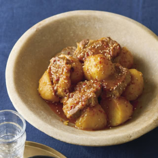 担当者もリピ♡ やわらか豚肉とホクホクじゃがいもがからみあう【豚肉とじゃがいもの韓国風煮物】