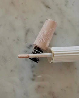 コンシーラー 00 11g ¥2,860(ポール & ジョー ボーテ)※3月1日発売