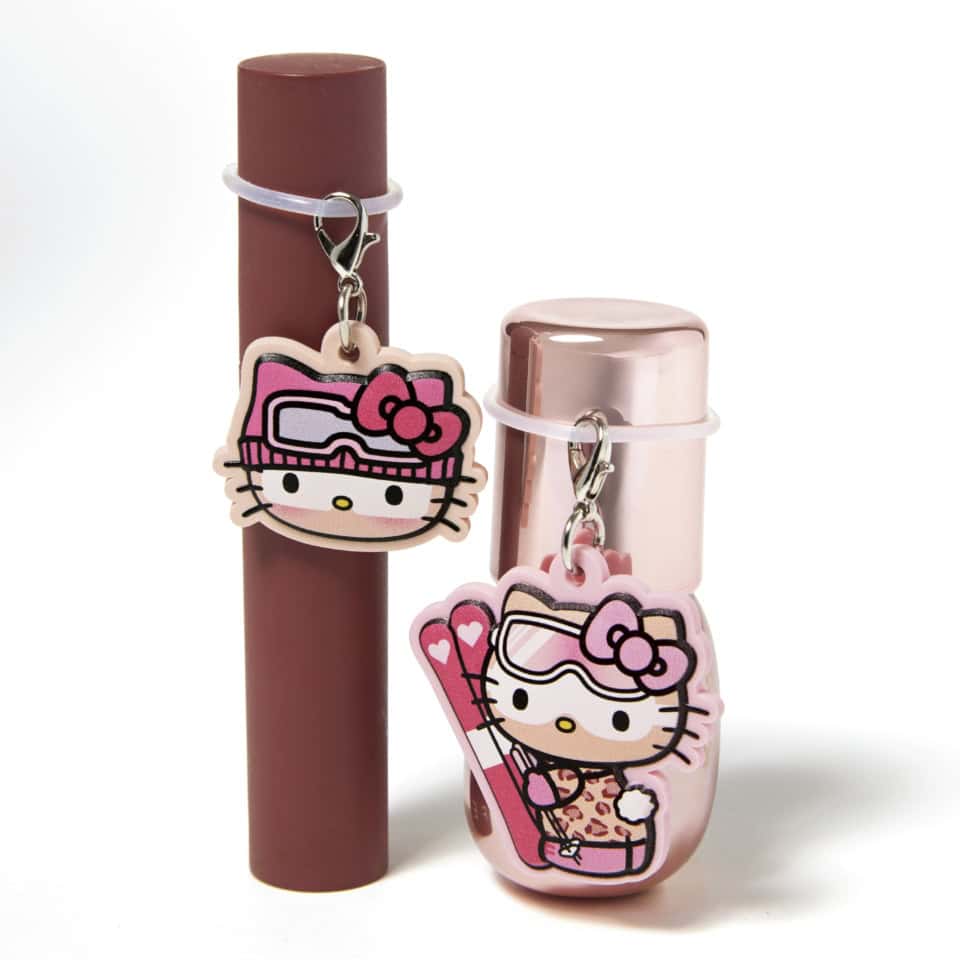 手持ちのアイテムをチャームで盛り盛り。