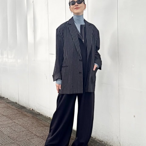 【40代スナップ】韓国ブランドの「オーバル型サングラス」で一気に旬顔に♡|宮﨑由紀子さん