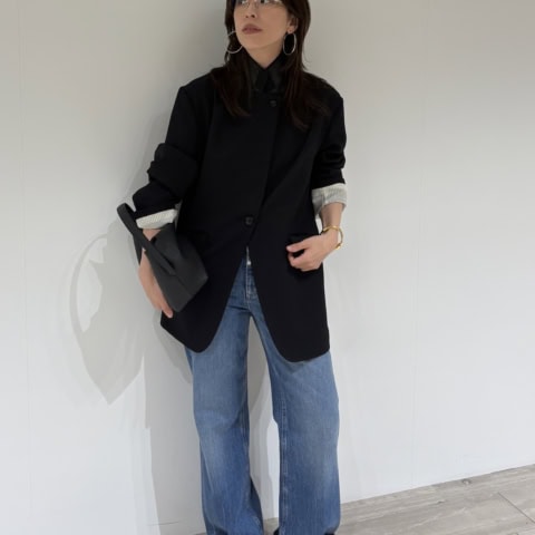 【40代スナップ】かけるだけで洗練「リムレスメガネ」で女っぽさをちょい足し|佐藤明日香さん