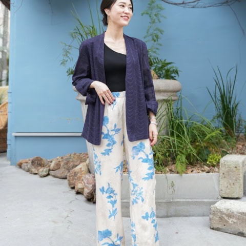 【40代スナップ】カーデのような「レースジャケット」がオンオフ共に大活躍します|長谷川直美さん