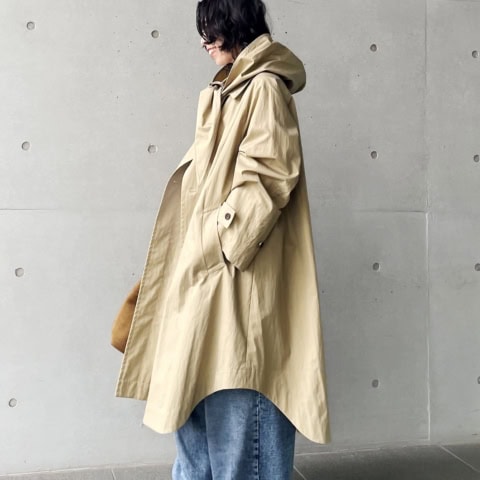 【40代スナップ】これだけで素敵!「スカーフ見えフード」の春コートが主役です|木村夏子さん