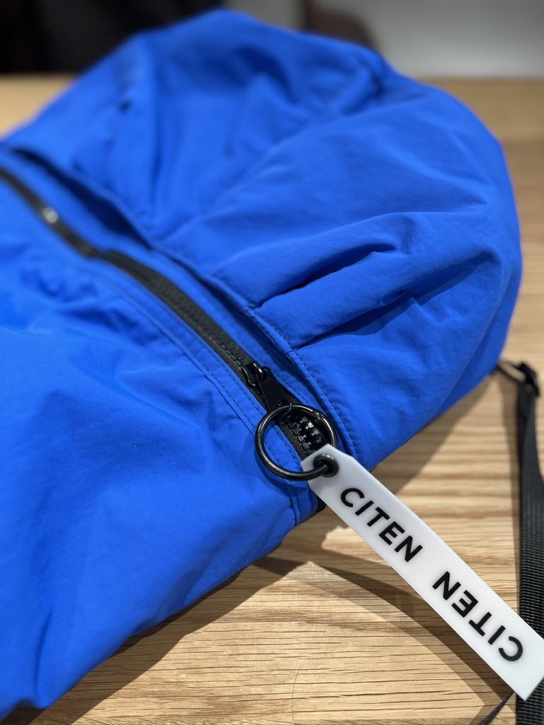 ジップポケットナップサック￥4,950(シテン）