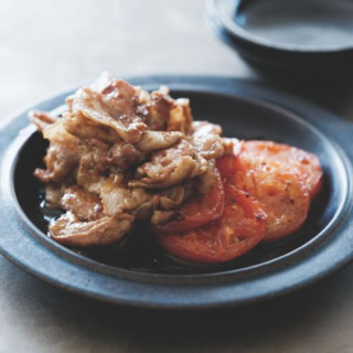 人気料理教室SPICEUP主宰・桑原亮子さん直伝『しょうが焼きトマト添え』レシピ