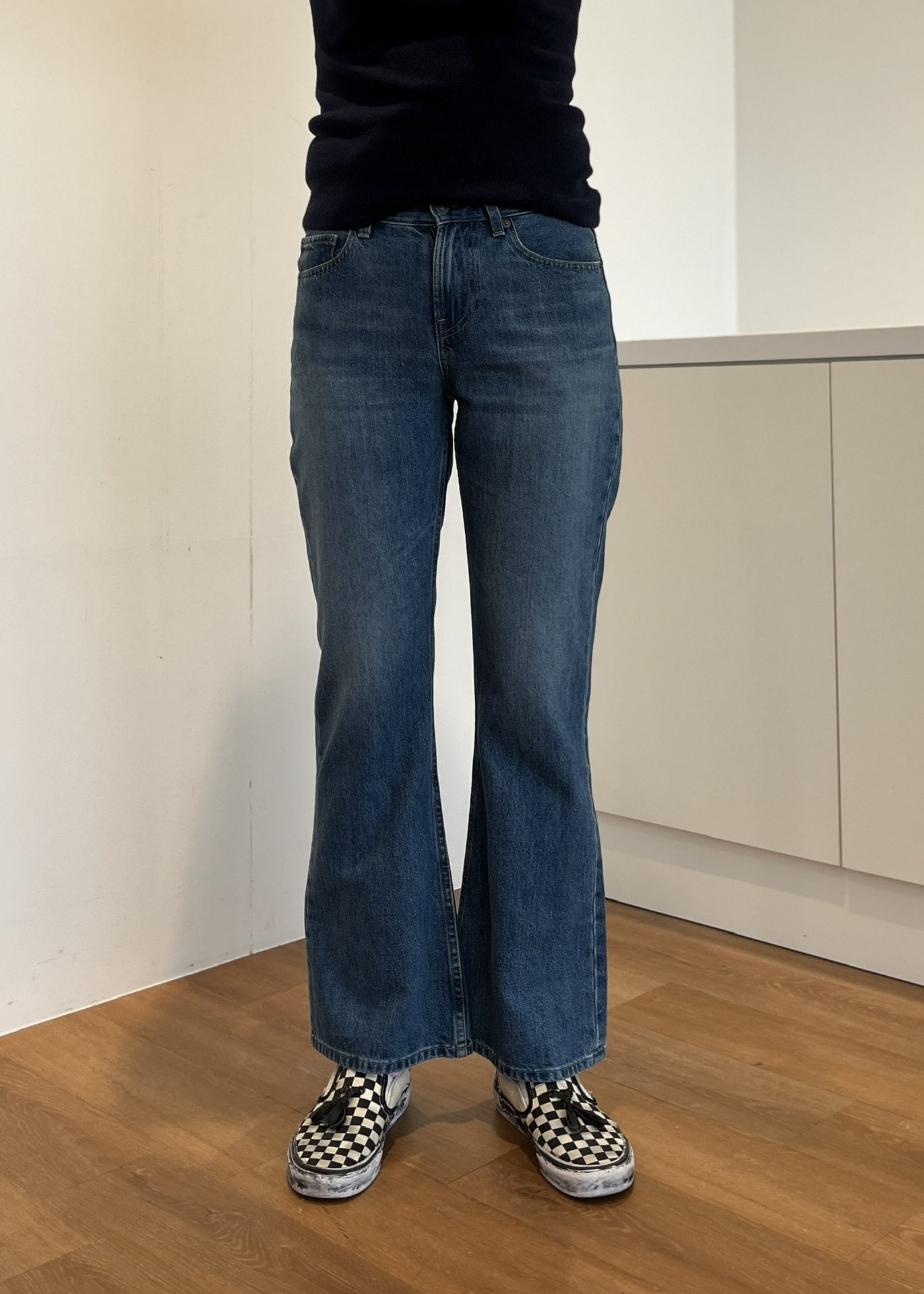 ブーツカットジーンズ￥4,990（ユニクロ）