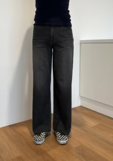 EZY ワイドストレートジーンズ￥4,990（ユニクロ）