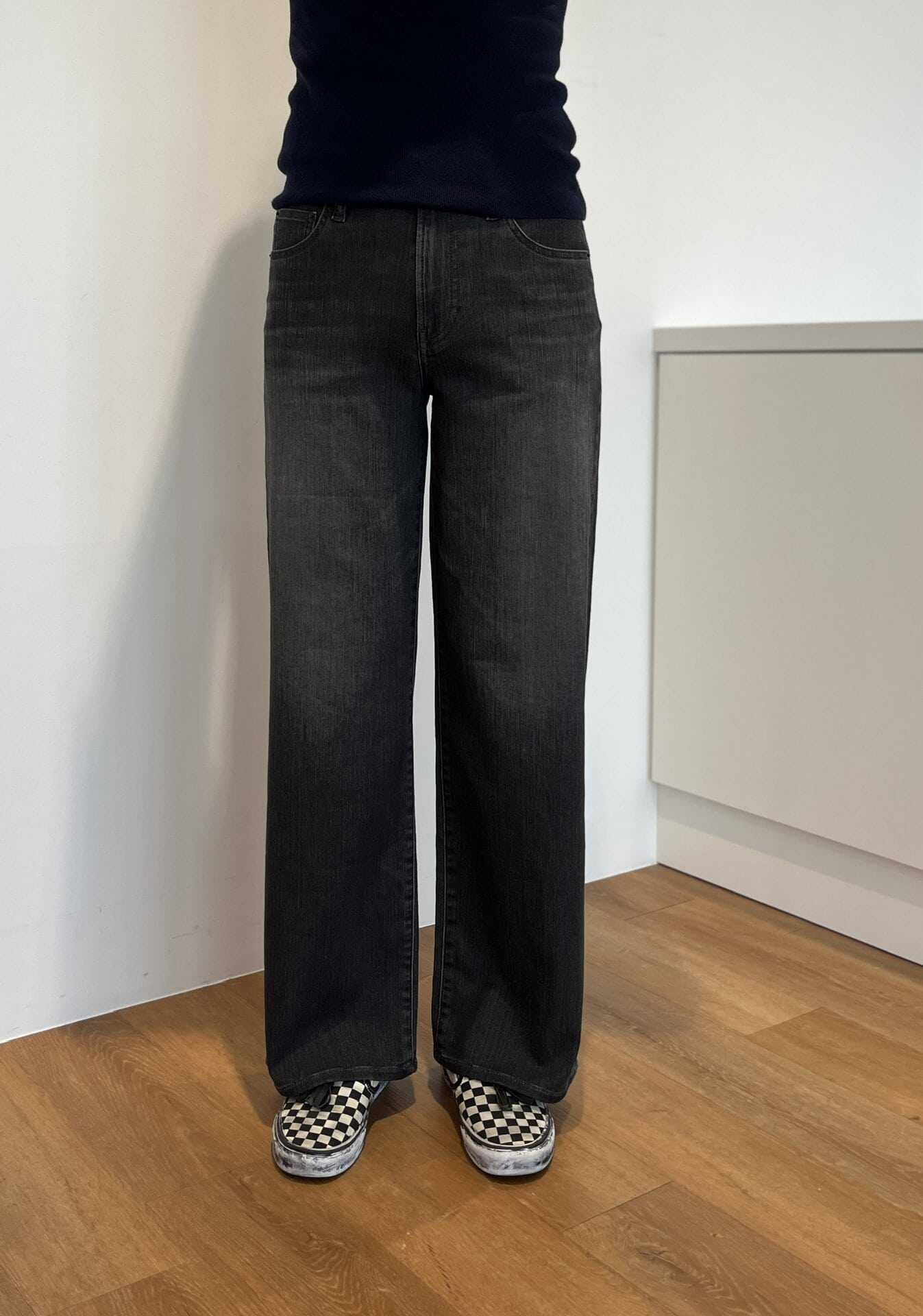 EZY ワイドストレートジーンズ￥4,990（ユニクロ）