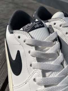 手書きタッチのブランドロゴもレトロでかわいい♡