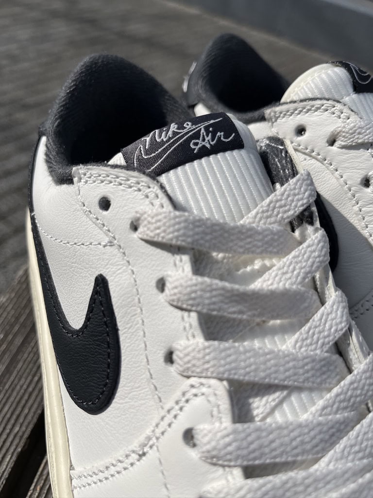 手書きタッチのブランドロゴもレトロでかわいい♡