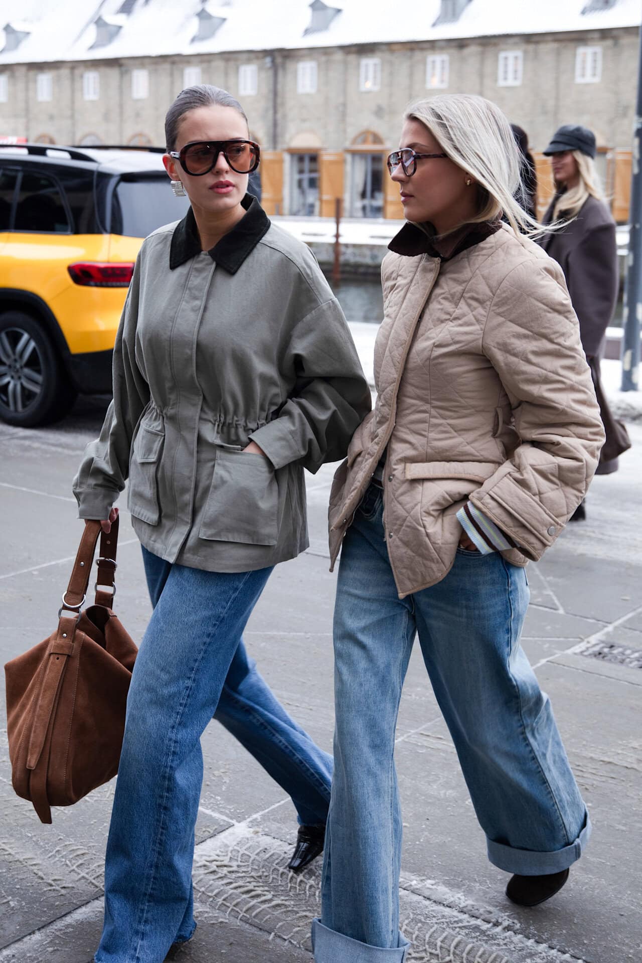 太すぎず細すぎないデニムのシルエットもイイ感じ♡