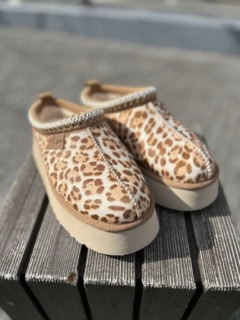 「TAZZ PLAINS」￥26,400（アグ）