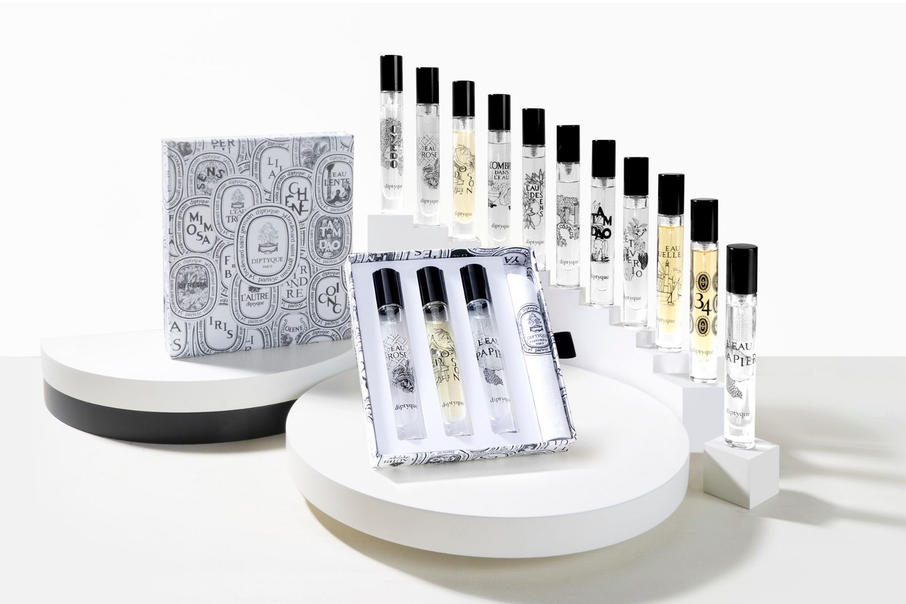 オープンを記念して特別なセットが発売されます。自分好みにカスタマイズできる「選べるオードトワレ 3本セット」