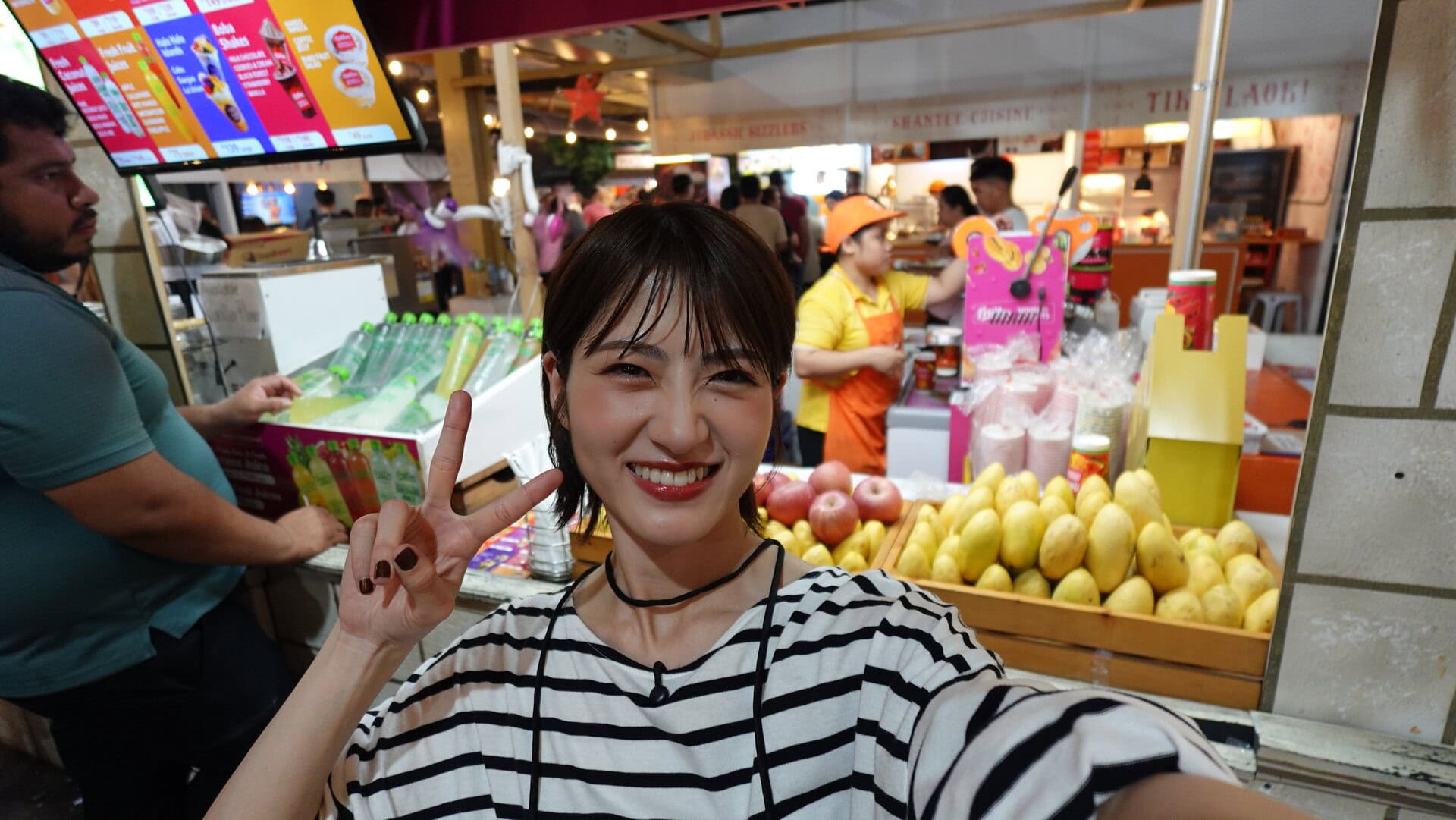 フレッシュなフルーツジューススタンドを見つけて思わずパシャリ。