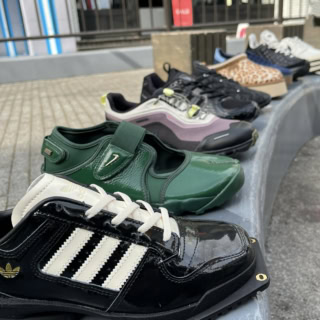 アディダスのスクエアトゥにジョーダンの盛れる厚底も【プロ激推し】2026年春ハズせないスニーカー9選