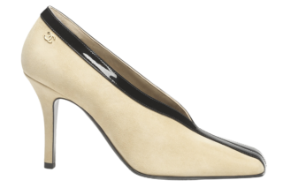 シューズ［ヒール9.5㎝］¥226,600※予定価格（シャネル）© CHANEL