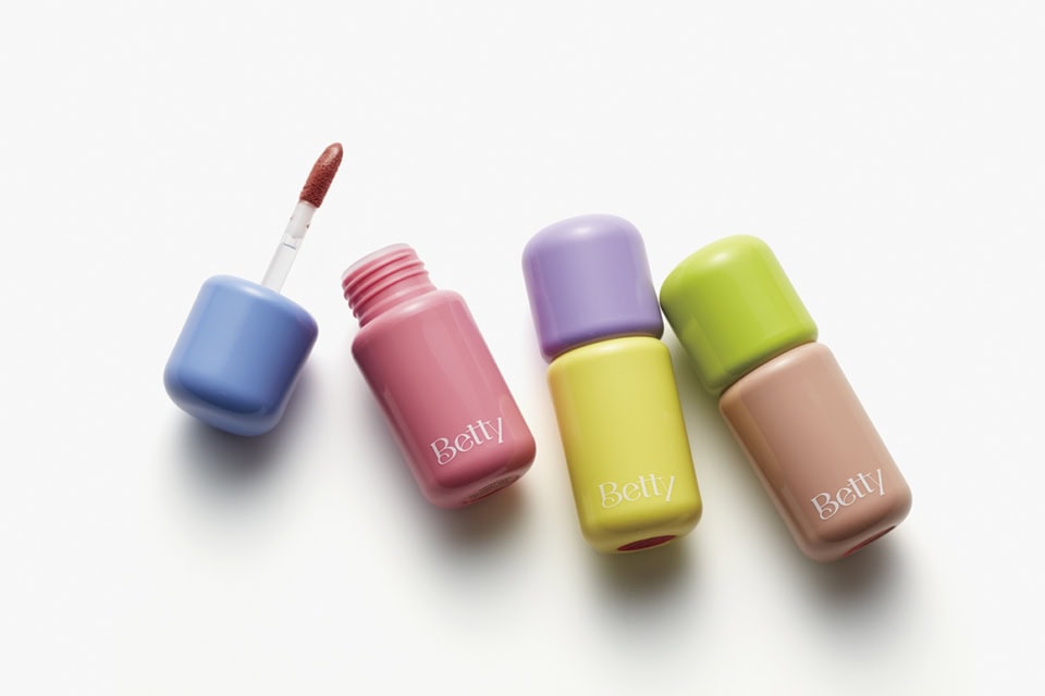 Betty COSM ETIC ディアモーメントリップ 左から：01 the first time kiss、03 see you in a dream、02 naked secret 各¥1,738（全てかならぼ・3月5日発売）