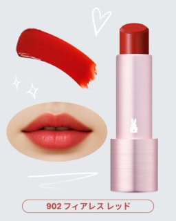 新しいバランスをまとう 大胆なレッド。力強さと洗練を同時にまとわせる、深みを帯びたチリレッド