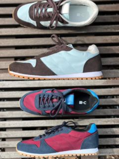 「コンビネーションスニーカー」は横顔もイケてます。同色のステッチがさりげないアクセントになっていますし、ライニングがパイルなので肌あたりも最高ですよ