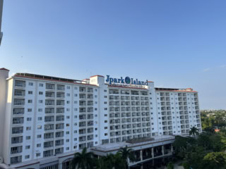 大きなJpark Islandの文字がお出迎え。