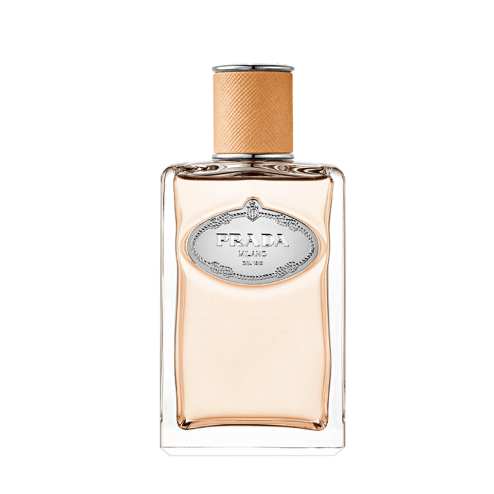 “スキンフレグランス”シリーズ最新作。サンダルウッドを加えることで清涼感がありつつスパイスもきいた仕上がりへ。インフュージョン ドゥ プラダ サンタル チャイ オーデパルファム 100mL ¥32,120（プラダ ビューティ・2/27発売）
