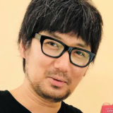 河北裕介（かわきた・ゆうすけ）／多くの俳優やモデルから支持を集めるヘア＆メイクアップアーティスト。人気ライフスタイルブランド「＆be（アンドビー）」のプロデュースを手がけるほか、YouTube「河北裕介公式チャンネル」でもその美の哲学を発信している。