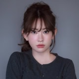 小嶋陽菜(こじま・はるな)/1988年、埼玉県生まれ。2005年、AKB48の一期生として活動を開始。17年4月にAKB48を卒業。現在は、自身がプロデュースするライフスタイルブランド「Her lip to」を運営するheart relationの代表取締役CCOを務める。