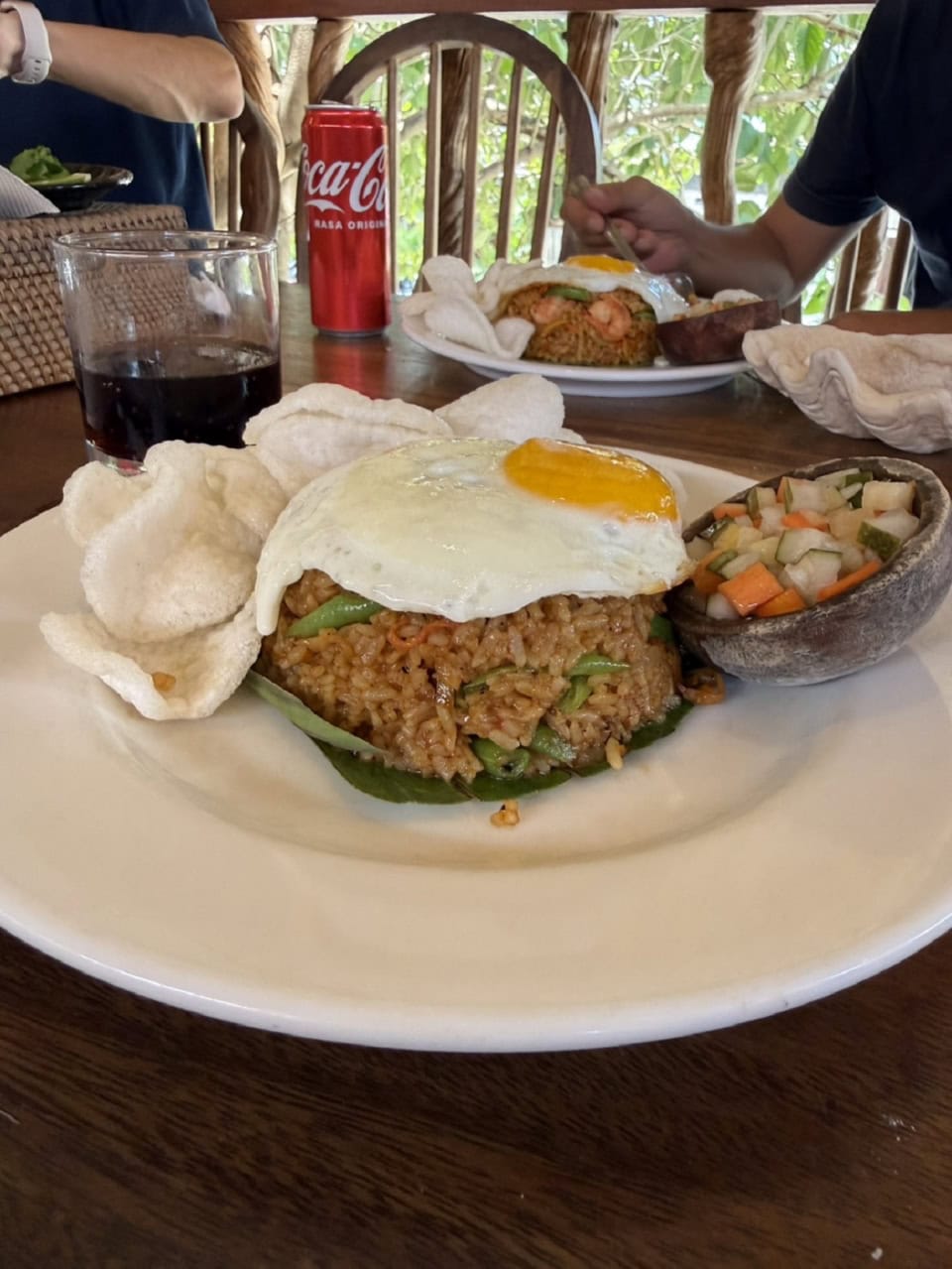 やっぱり美味しいナシゴレン。いわゆるチャーハンですね。