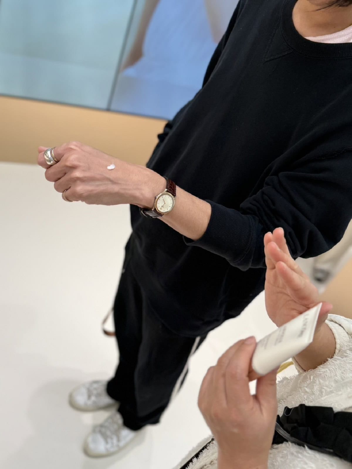 もうUVクリームとは思えない滑らかな塗り心地。これなら毎日塗るのも面倒に感じないライトなクリームのようなテクスチャーでした！