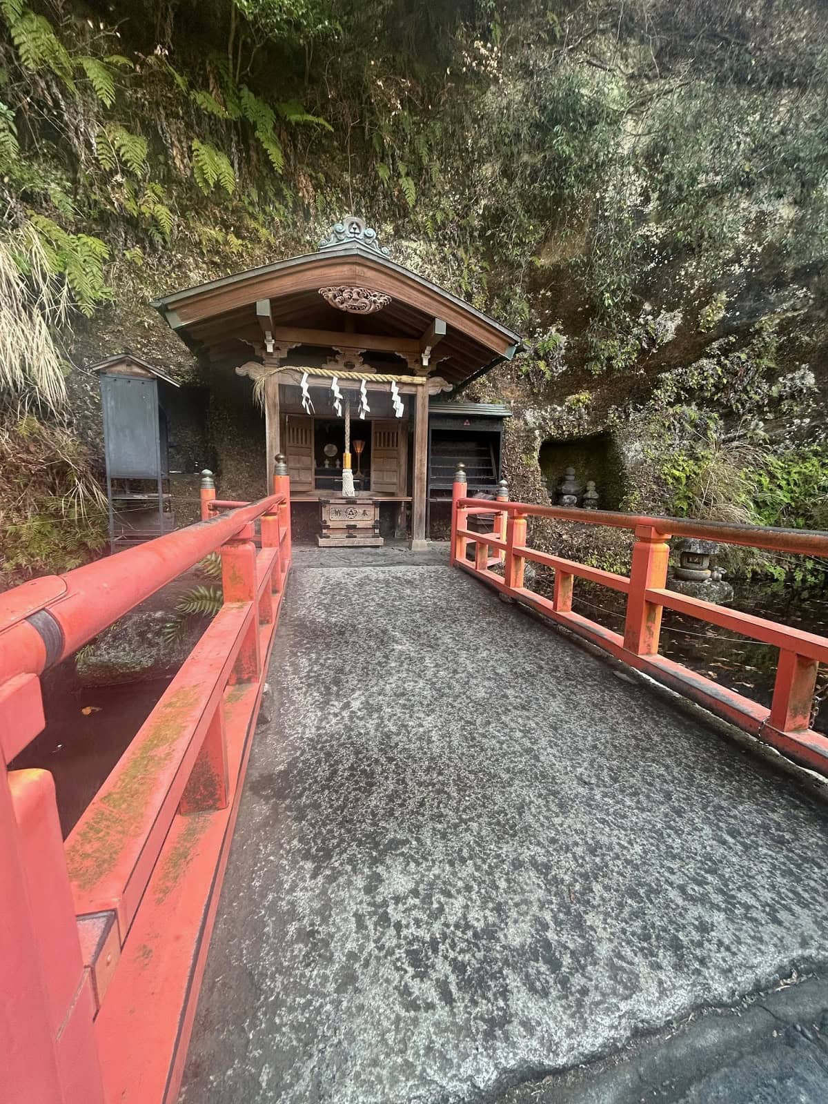 パワースポットとして人気の銭洗弁財天宇賀福神社