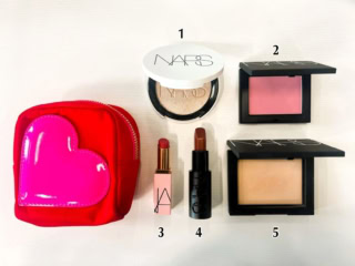 NARS JAPAN PRマネージャー・木村桂子さんのポーチの中身