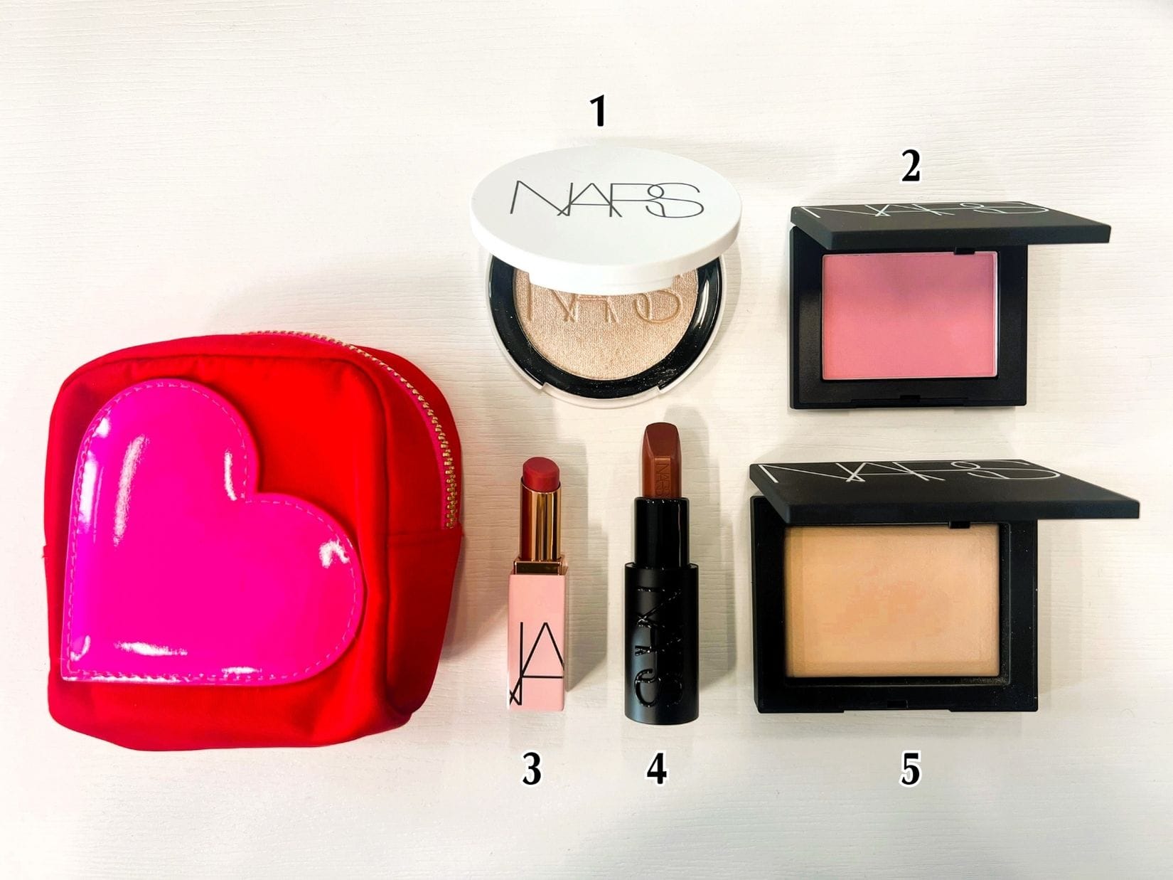 NARS JAPAN PRマネージャー・木村桂子さんのポーチの中身