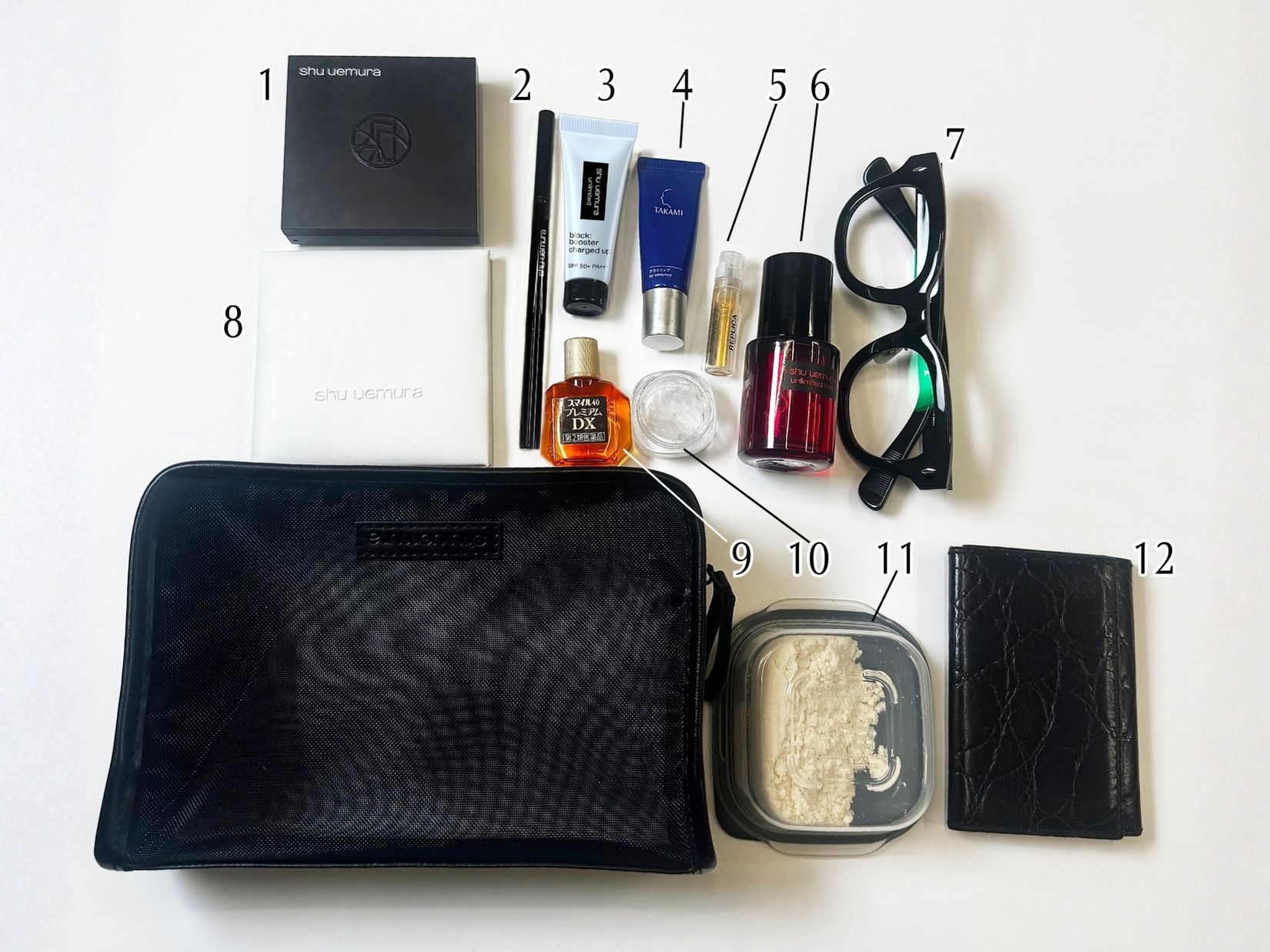 shu uemura 木村さんのポーチの中身
