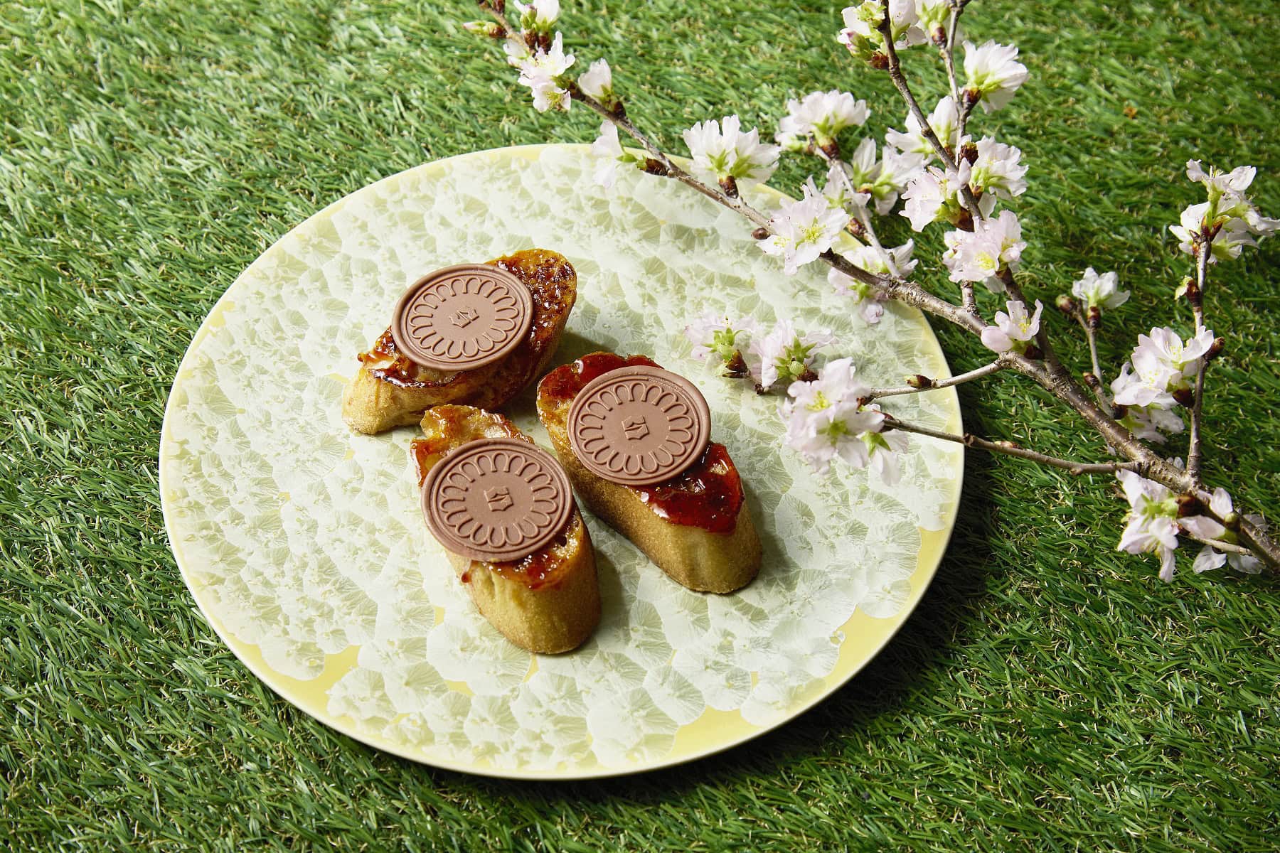 春の香りに包まれる【シャングリ・ラ 東京】の至福のアフタヌーンティー