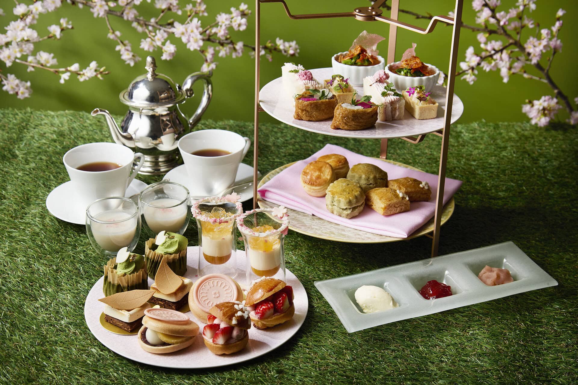 春の香りに包まれる【シャングリ・ラ 東京】の至福のアフタヌーンティー