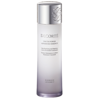 独自の発酵プロセスで生まれた黒麹発酵液と、多重層バイオリポソーム美容水を最適なバランスで配合。あらゆる肌悩みを全方位でケアして若々しい肌へ。150mL ¥16,500（コスメデコルテ）