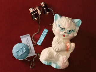 【ヴァレンティノ ビューティ】スカイブルーをまとった限定パッケージのヒーローアイテム登場!