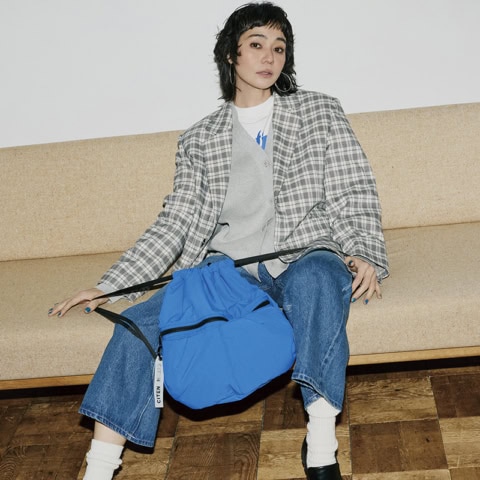 【シテン×金子綾】ジャケットにナップサック、ジャージにレース…! バッグを主役に大人可愛く♡