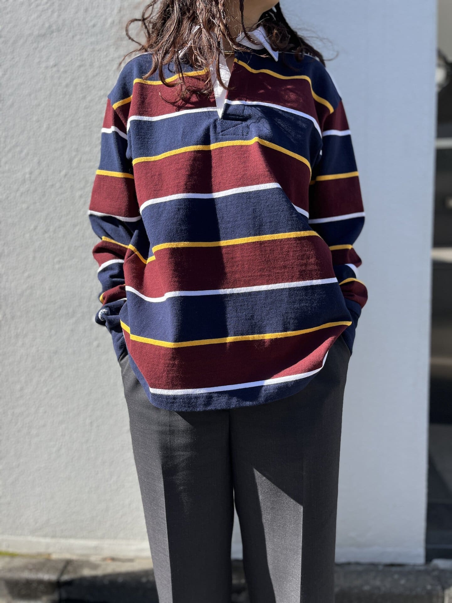 筆者はLサイズを着用していますが、女性にはXS・S・Mがオススメかも。大きめを選ぶと中にシャツを着るなどのレイヤードも楽しめますよ！