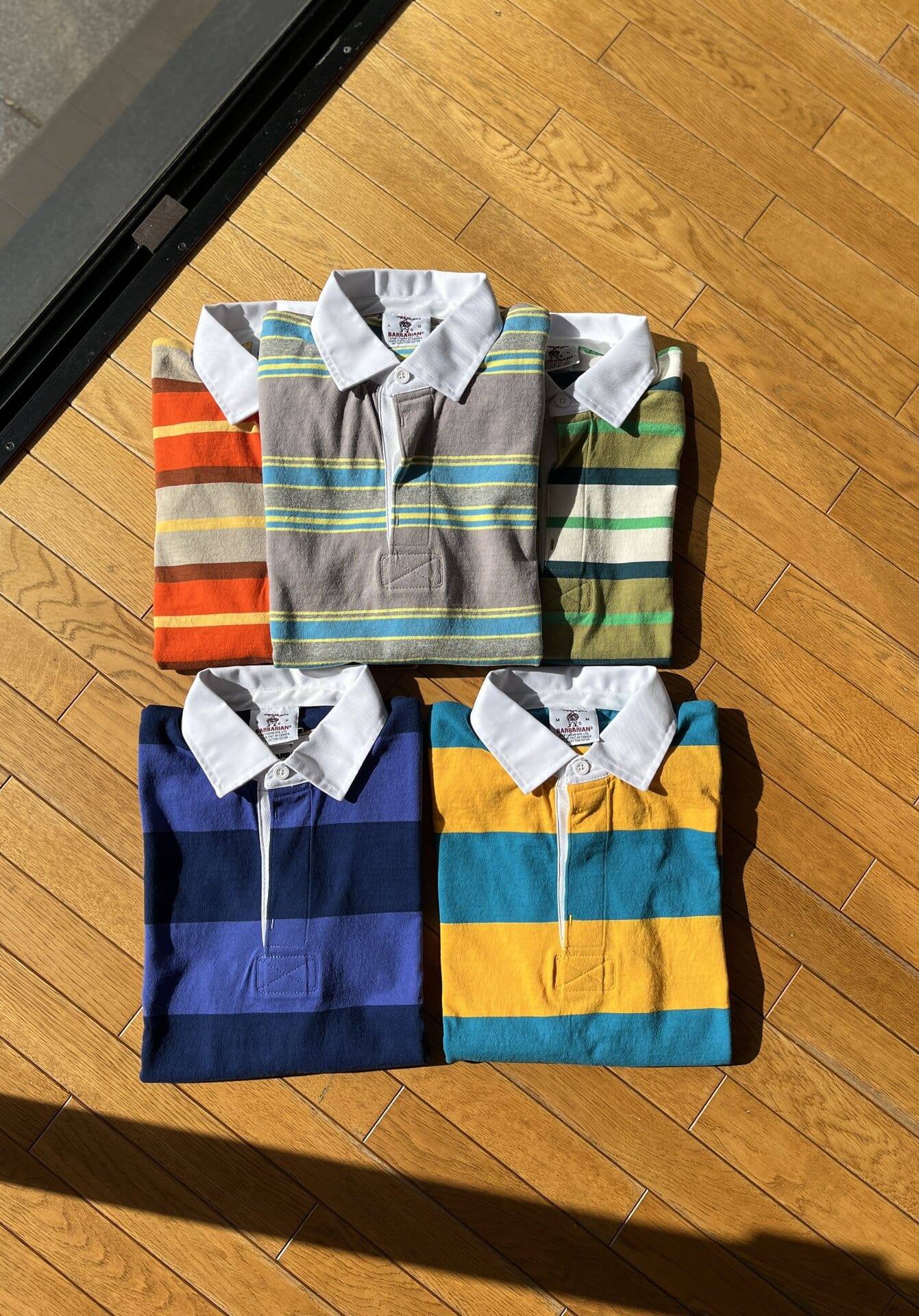 半袖ラガーシャツ各￥15,400（バーバリアン）